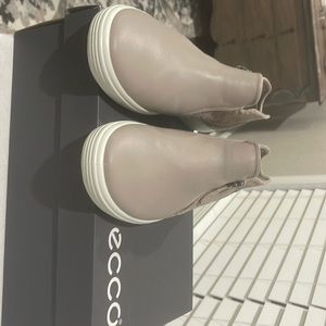 Ecco booties